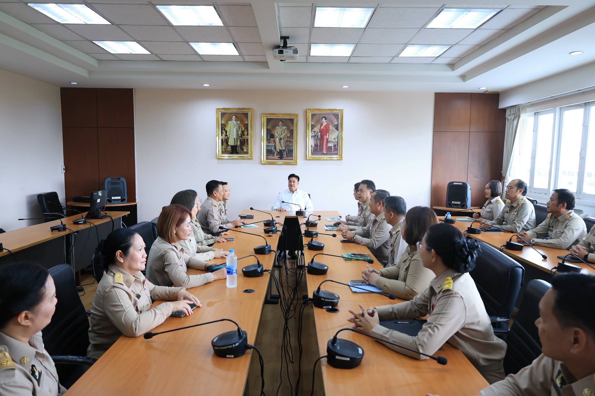 title - คณะผู้บริหาร ส.ป.ก. แสดงความยินดี เนื่องในโอกาส ปลัดกระทรวงเกษตรและสหกรณ์ เข้ารับตำแหน่งใหม่